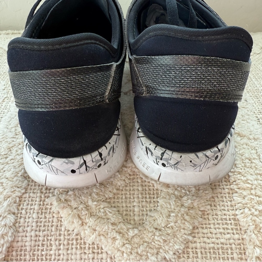 Nike Women’s TR MT 5.0 Nike Free Black & White Paint Splatter Athletic Sneakers - Picture 6 of 8